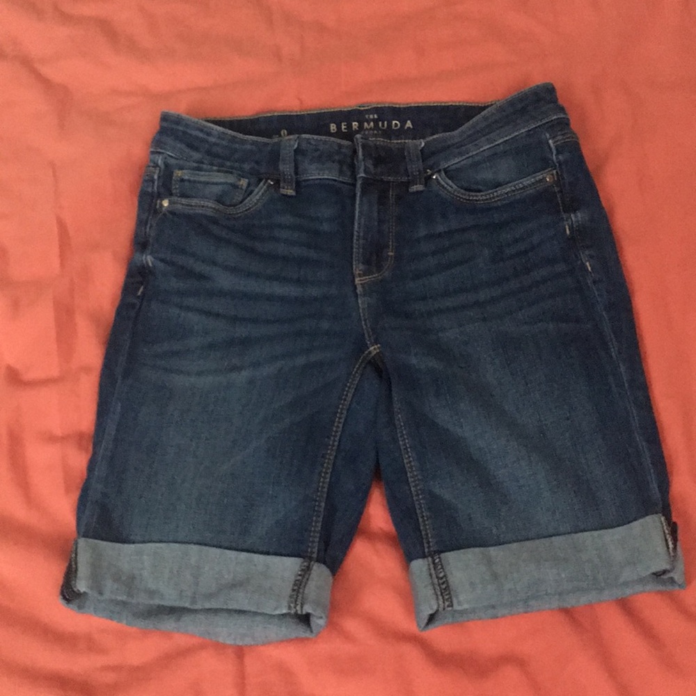 White House Black Market Jean Bermuda shorts Sz 0